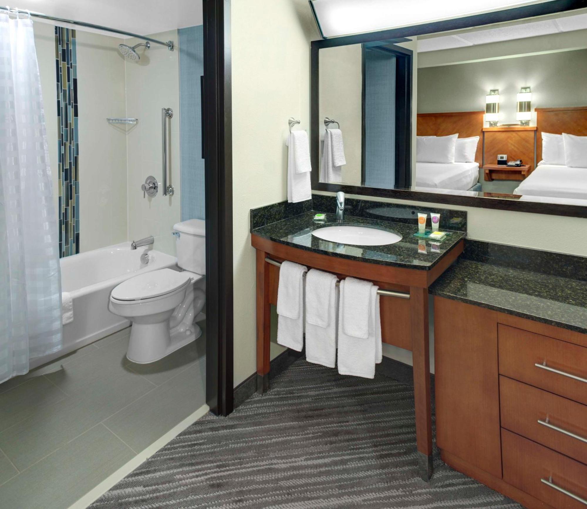 Hyatt Place Detroit/Livonia Exterior photo